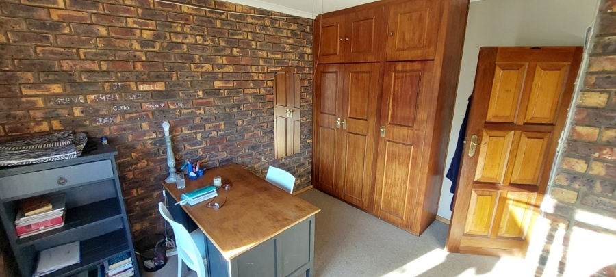 4 Bedroom Property for Sale in Noorsekloof Eastern Cape